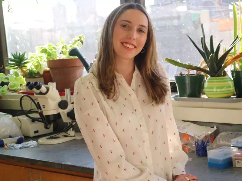 Eliana Elikan, Beckman Scholar